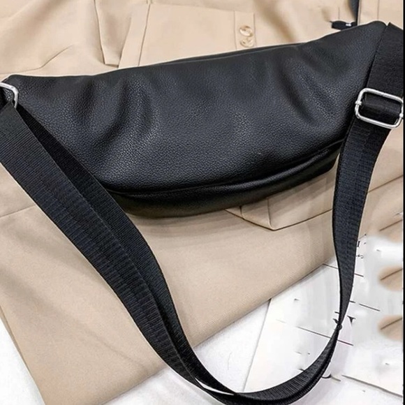 💙 Women’s Black Multi-Compartments Pebble Embossed Adjustable Strap Fanny Pack - Picture 6 of 8